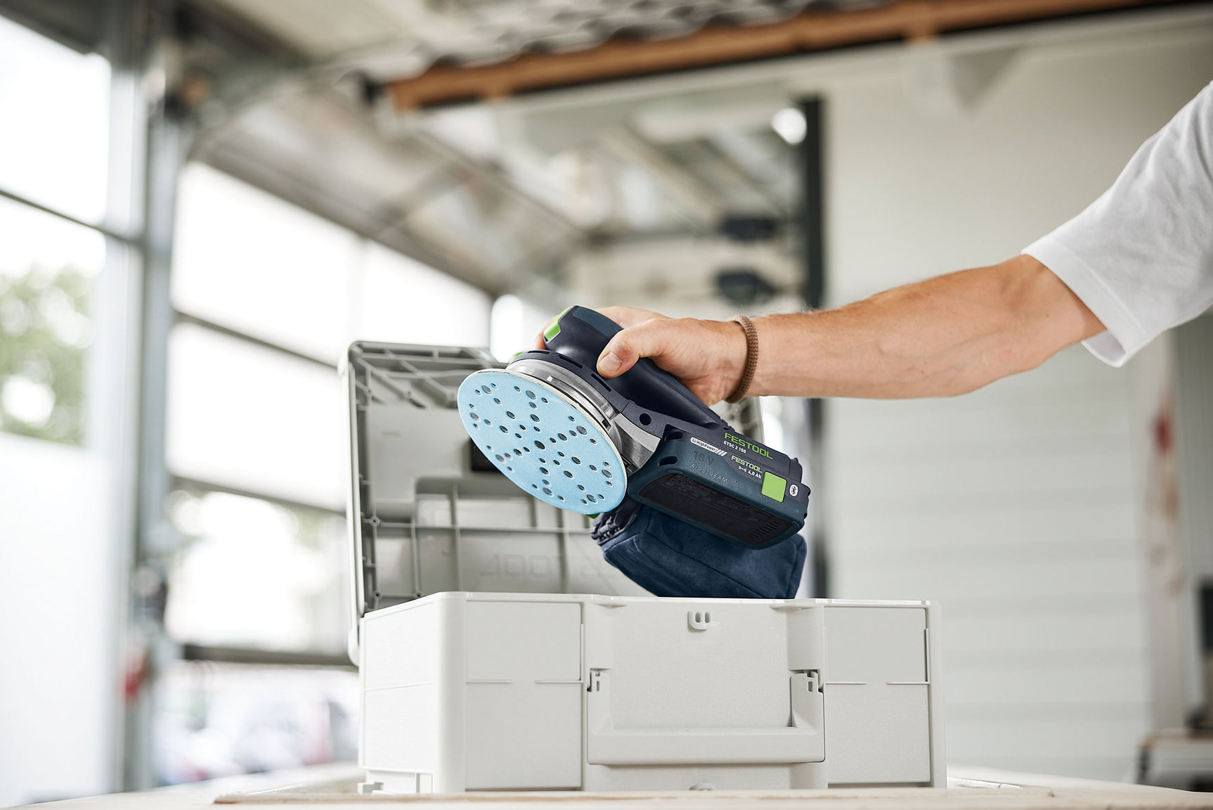 Festool Акумулаторна ексцентършлайф машина ETSC 2 150-Basic