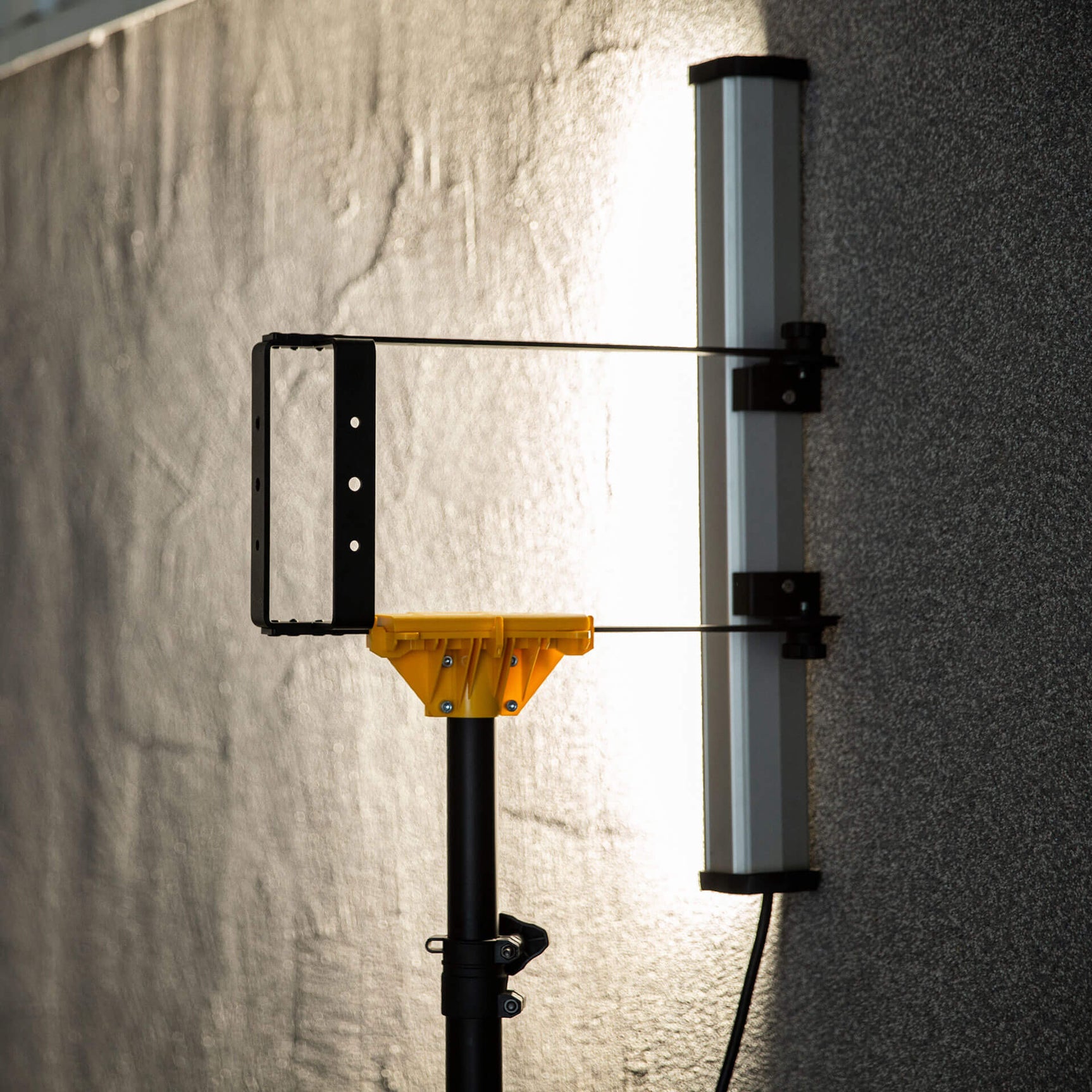 MANA Control light with tripod