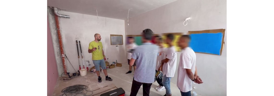 Защо реших да помогна на децата, лишени от родителски грижи, като ги науча да шпакловат?