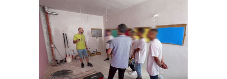 Защо реших да помогна на децата, лишени от родителски грижи, като ги науча да шпакловат?