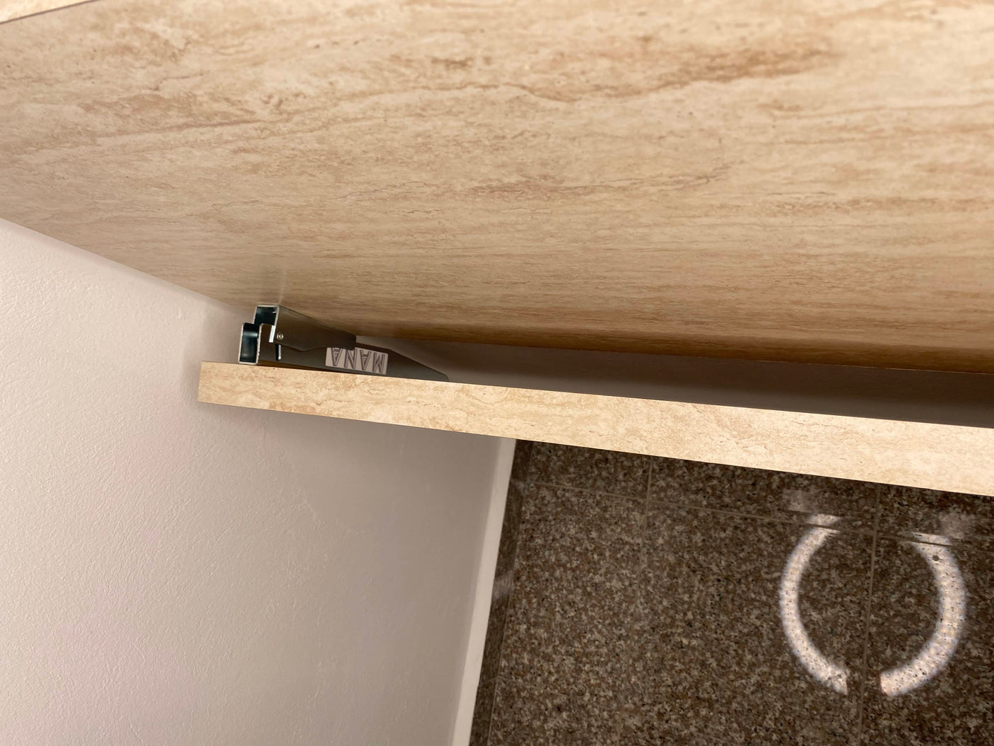 Folding table mechanism