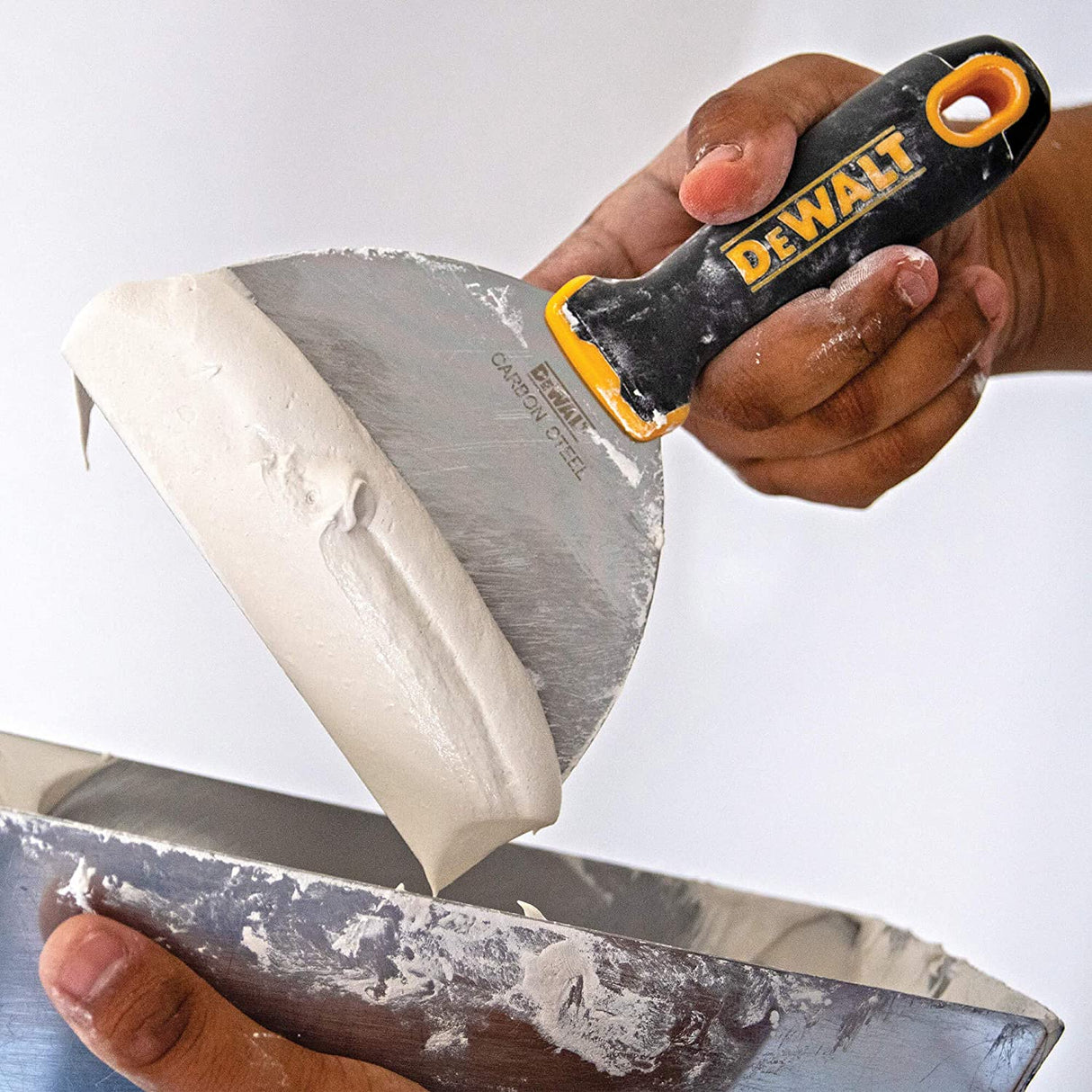 DeWalt професионален инструмент — изглед на корпуса и ергономия