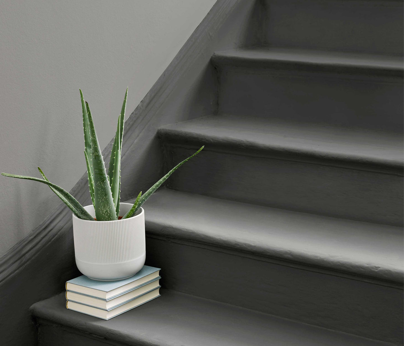 Rust Oleum Chalky Finish Боя за подови настилки / Anthracite 2.5L