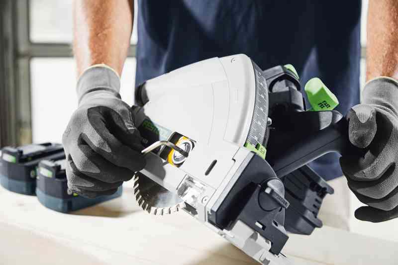 Festool Акумулаторен потъващ циркулярен трион TSC 55 KEB-Basic