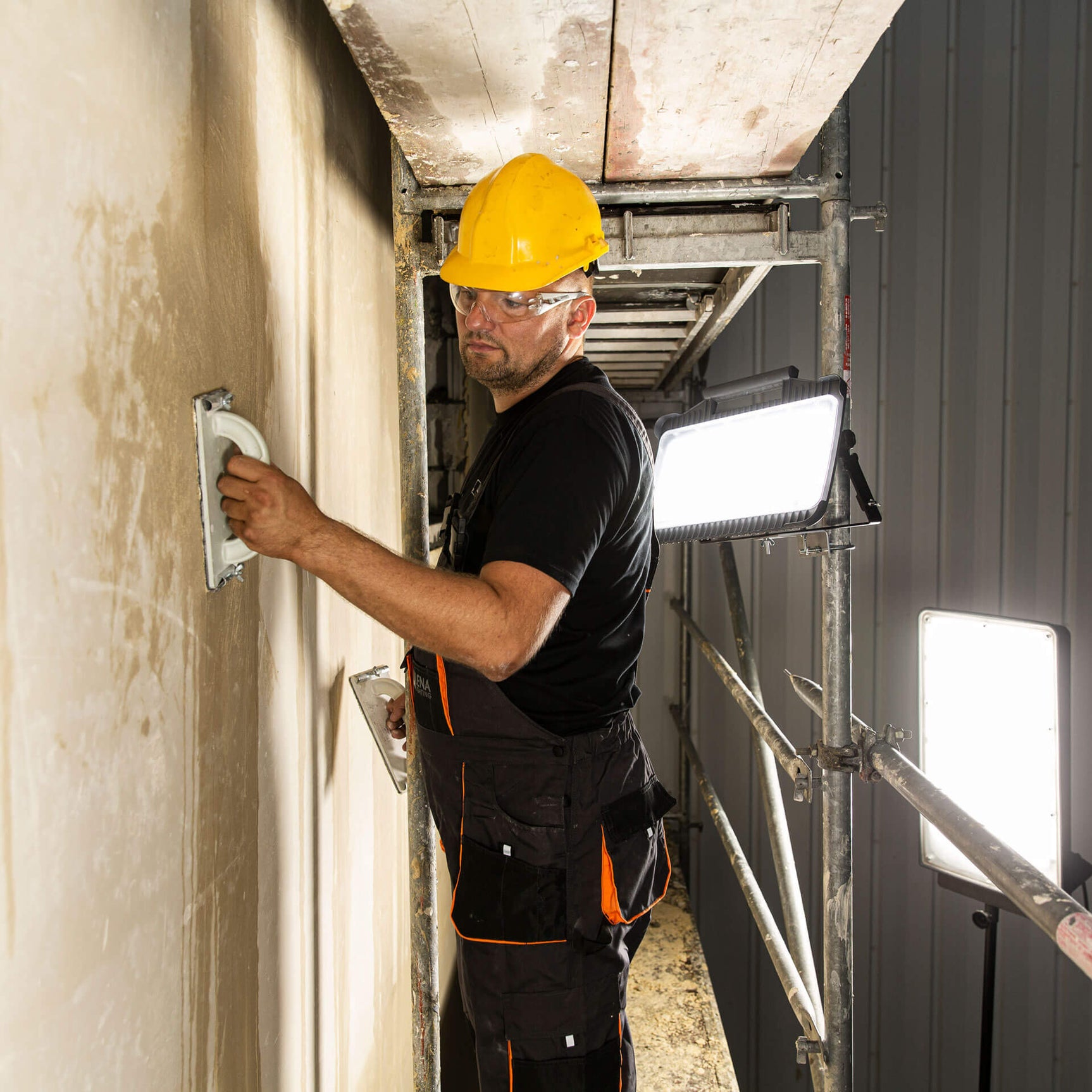 MANA Giant Floodlight 33000lm