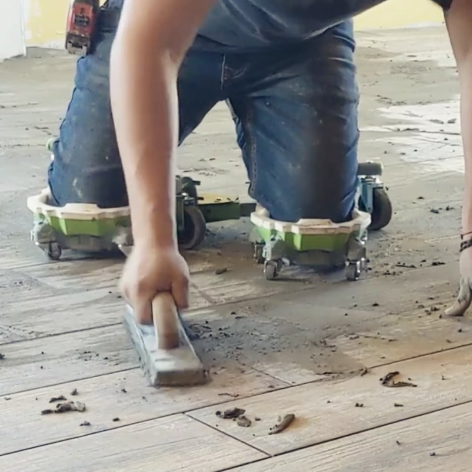 MANA Мобилна количка с наколенки