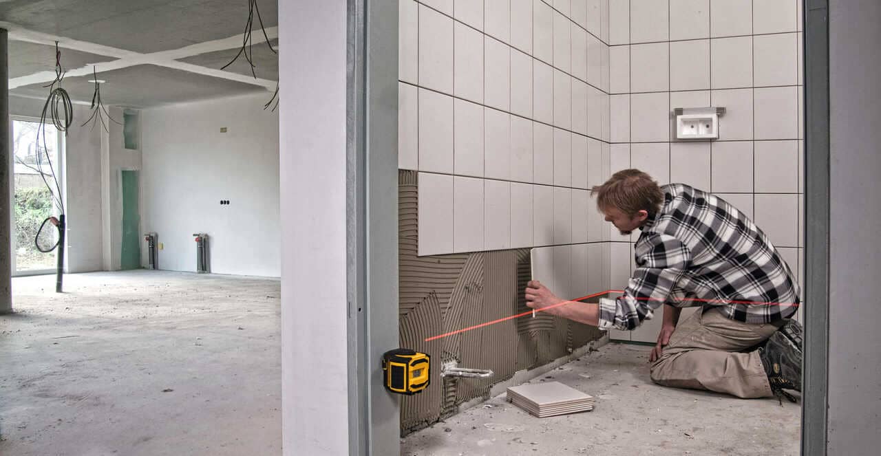 STABILA LAX 300 cross line plus plumb point laser