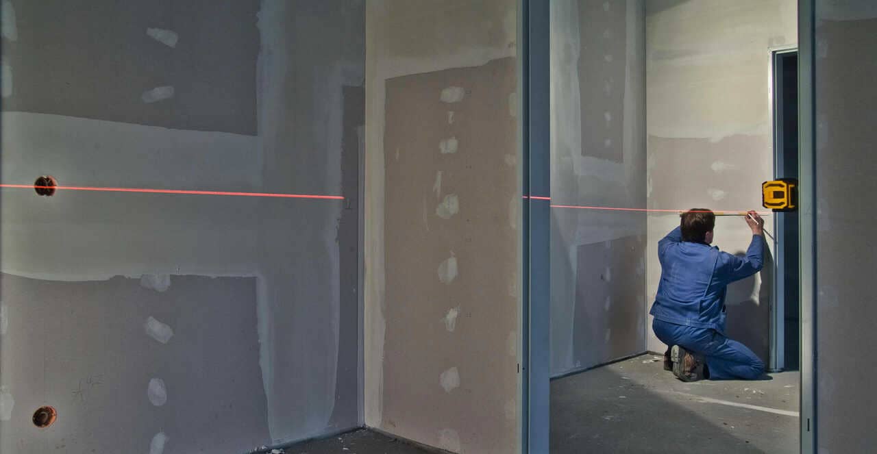 STABILA LAX 300 cross line plus plumb point laser