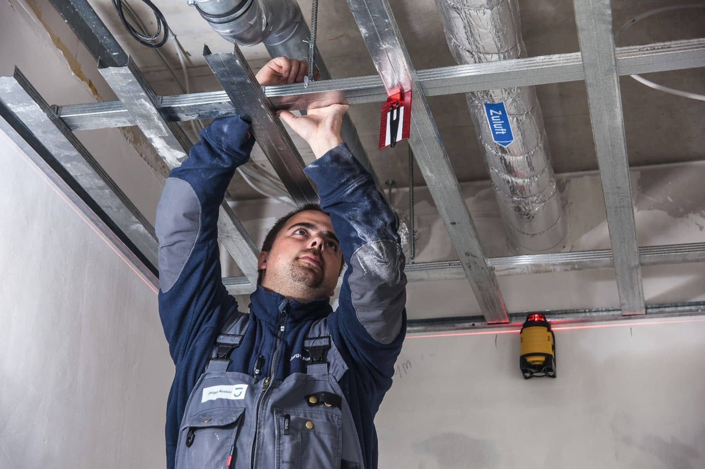 STABILA LAX 400 Mулти-линеен 360° лазерен нивелир