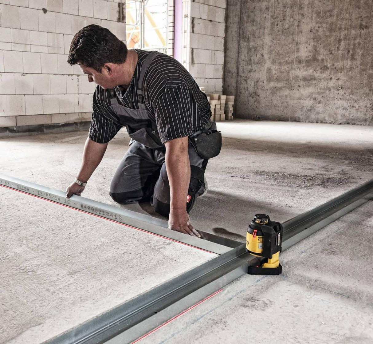 STABILA LAX 400 multi-line laser